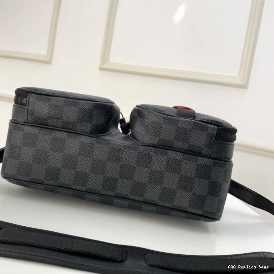 Aaa replica ru UTILITY BAG MESSENGER LOUIS VUITTON 0708